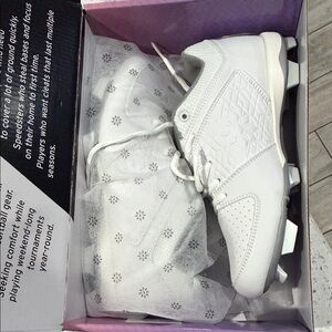 Women's Softball Cleats